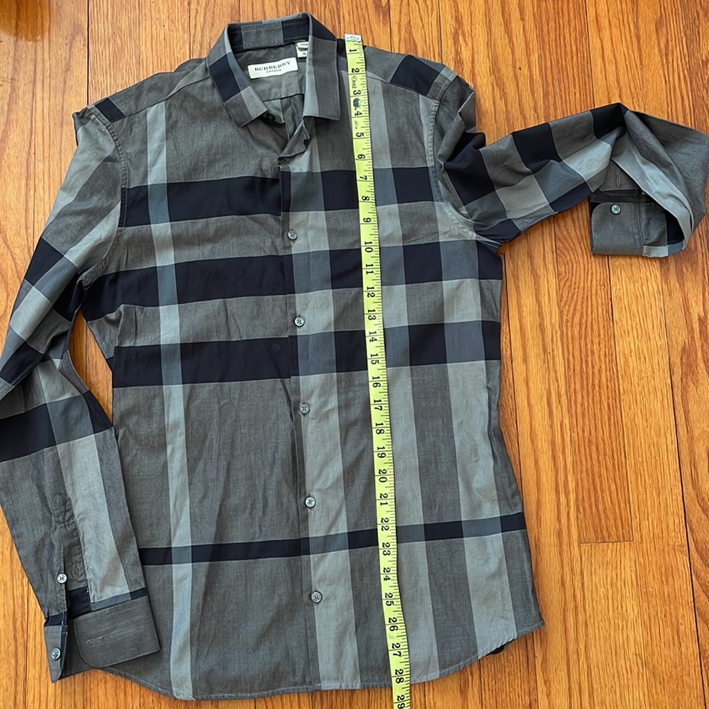 Burberry t-shirt